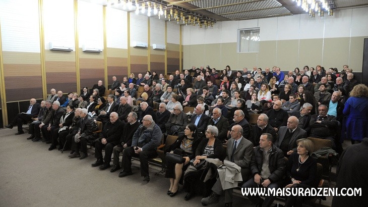 მაისურაძეები ქართულ ფარმაციაში