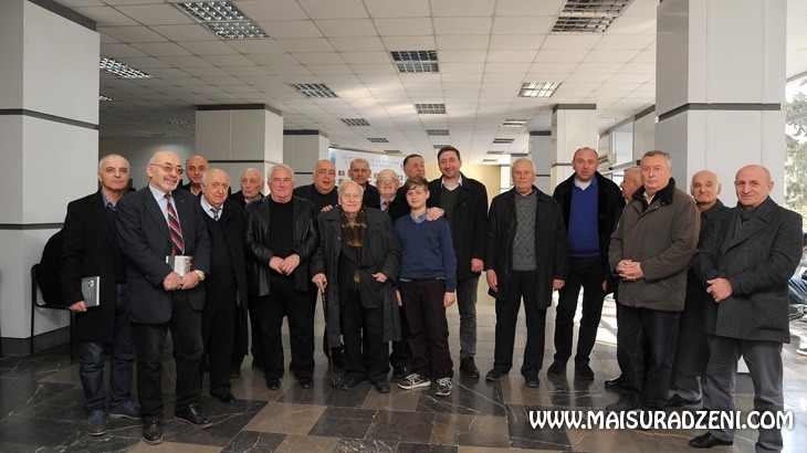 მაისურაძეები ქართულ ფარმაციაში
